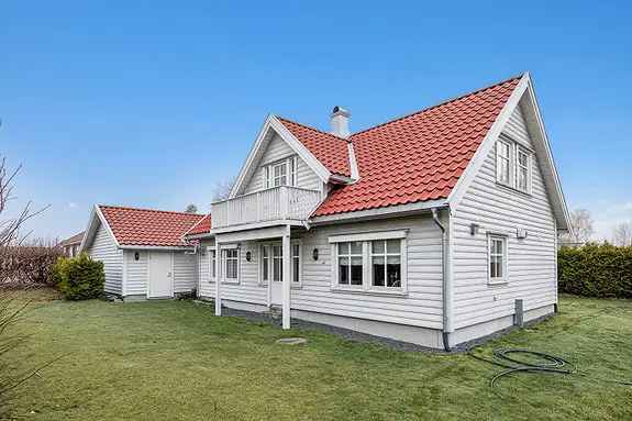 Enebolig Mosserød 3 soverom 2 bad Dobbel Garasje