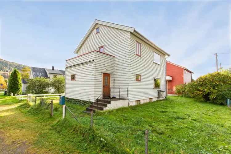 Enebolig Mosjøen Sentrum - 2 Garasjeplasser - Oppussingsobjekt
