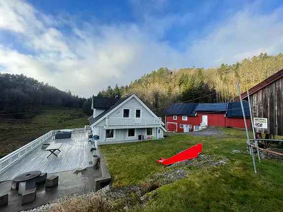 KJÆR Landlig enebolig 5 soverom