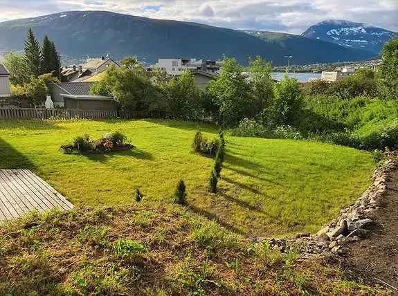 Møblert 3-roms leilighet - sentralt med parkering - korttidsleie