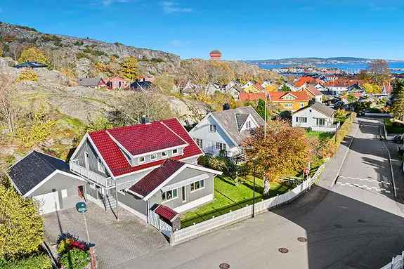 Enebolig Stavern - Flott Hage - Garasje - Carport