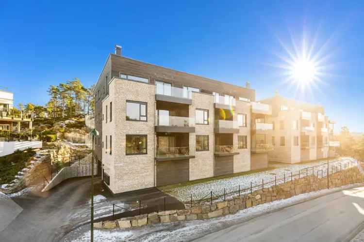 Nydelig moderne eierseksjon - 3 soverom - balkong - garasje