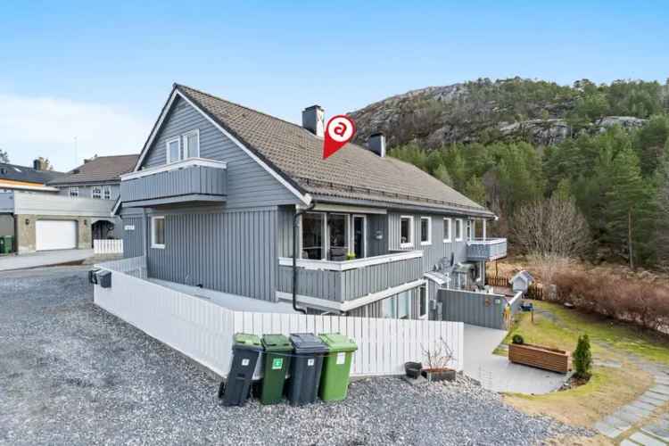 Stor Pent Oppusset Leilighet 2 Plan Barnevennlig Område