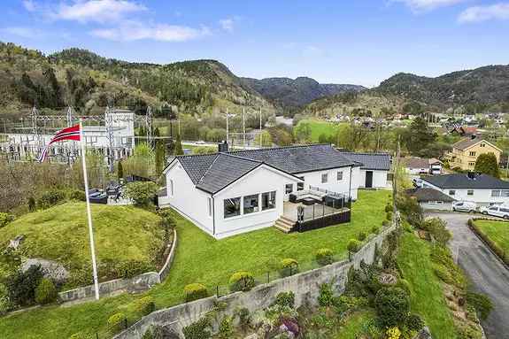 Moderne Enebolig Lyngdal - Dobbelgarasje - Flott Utsikt