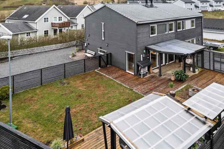Familievennlig tomannsbolig med 3 soverom og 2 bad