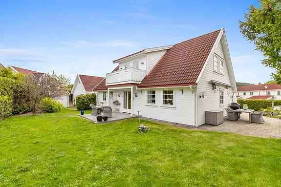 Sætre Enebolig - 4 Soverom 2 Bad - Dobbelgarasje - Barnevennlig
