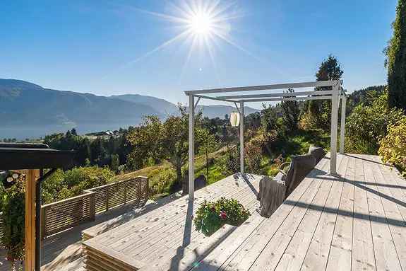 Leikanger Toppleilighet 3 Soverom Panoramautsikt Garasje