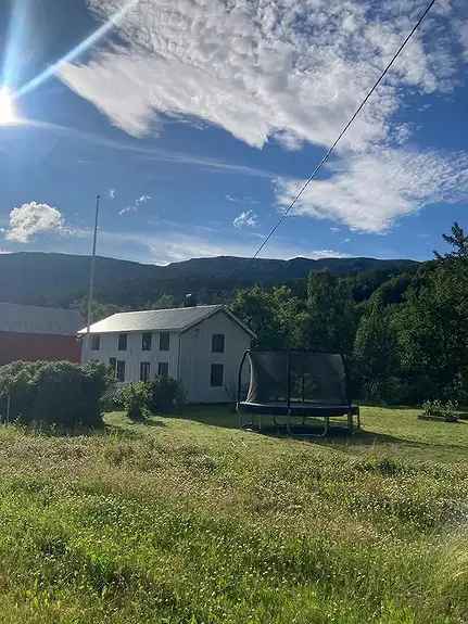 Småbruk til leie - Landlig idyll med stor hage
