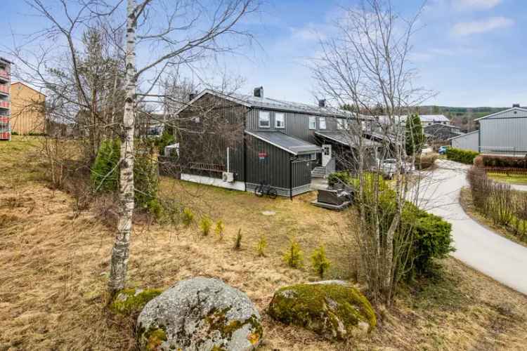 Romslig Enderekkehus Vennersberg - Flott Uteplass