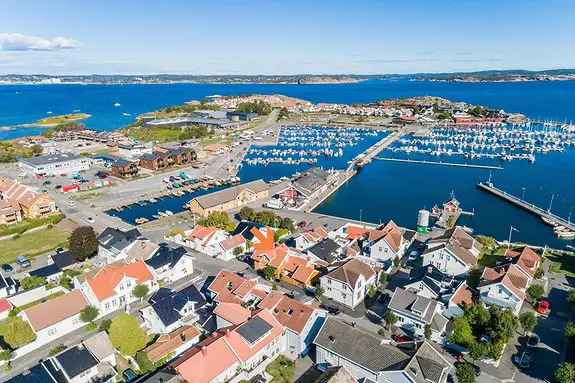 Sjarmerende Enebolig Stavern Nær Brygga Garasje