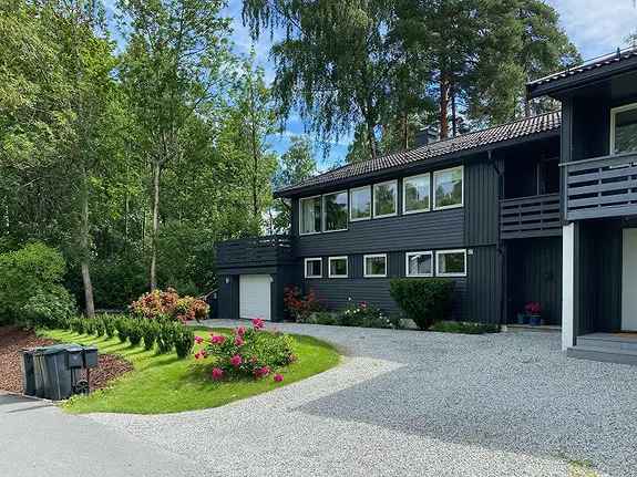 Familievennlig bolig Asker - Stor hage og garasje