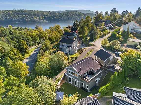 Enebolig 2019 - Hybel - Dobbelgarasje - Høy Standard - Jacuzzi