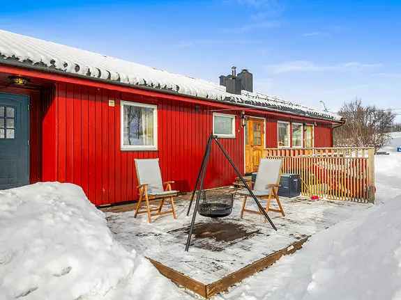 Hesseng Enebolig - Romslig Tomt - Gode Solforhold