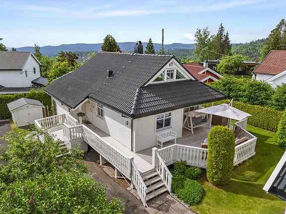 Familievennlig bolig 5 soverom stor terrasse dobbelgarasje