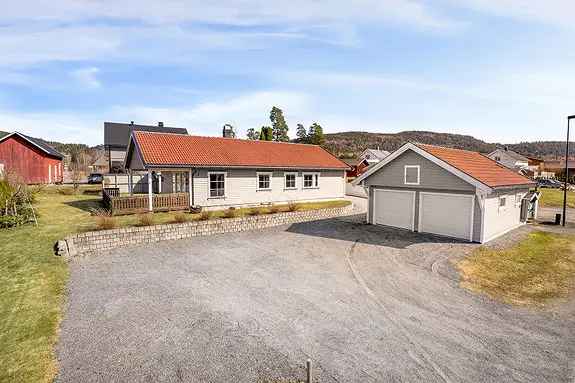 Enebolig Hvittingfoss 2003 Stor Tomt Dobbelgarasje