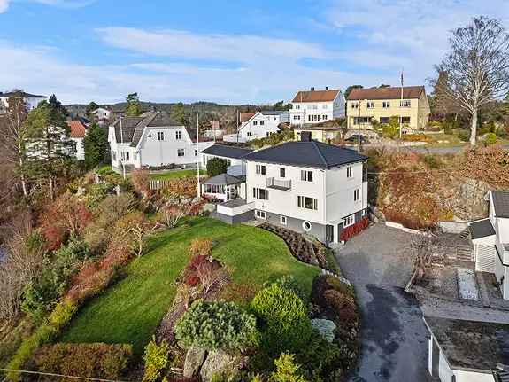 Unik Bynær Murvilla med Basseng og Havutsikt