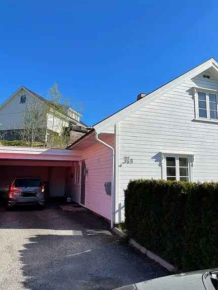 Lys enebolig i Skien til leie - 3 soverom, 2 bad, carport