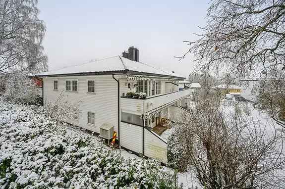 ULLEVAL Hageby 3-roms leilighet - 2 verandaer - Garasje