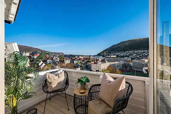Toppleilighet 4-roms Kronstad - Balkong Elbillader Hage