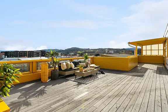 Topp Endelighet Melhus Sentrum Takterrasse P-Plass Heis