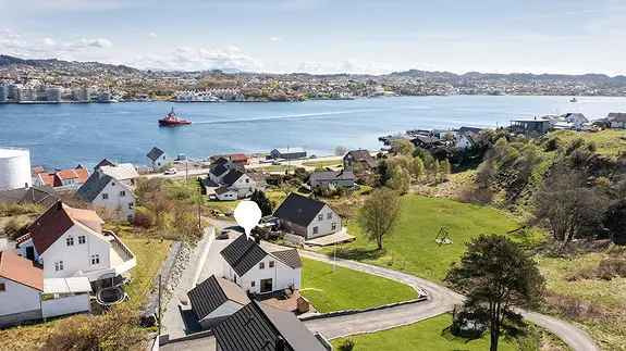 Familiebolig Storasundvegen 280 - 4 soverom, stor terrasse, garasje