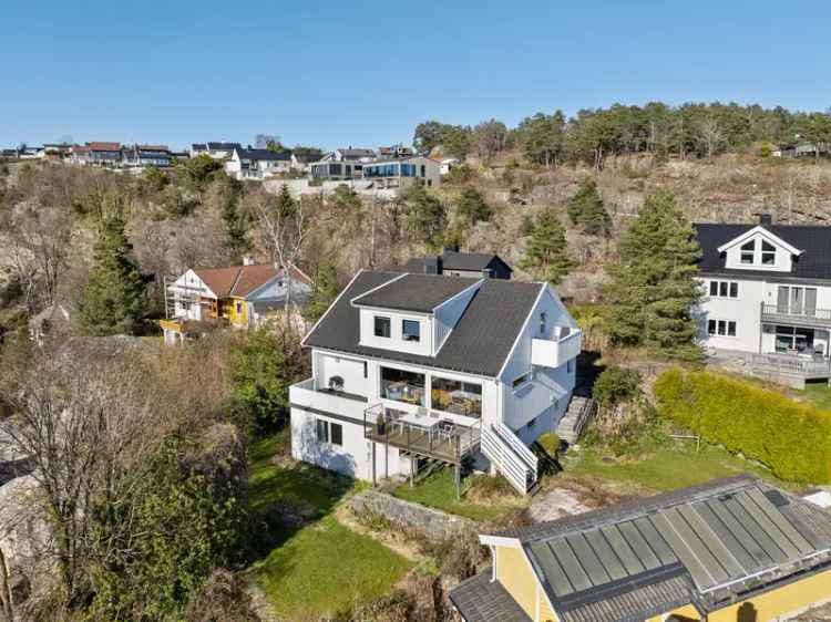 Sjarmerende enebolig 6 soverom 2 bad Kristiansand