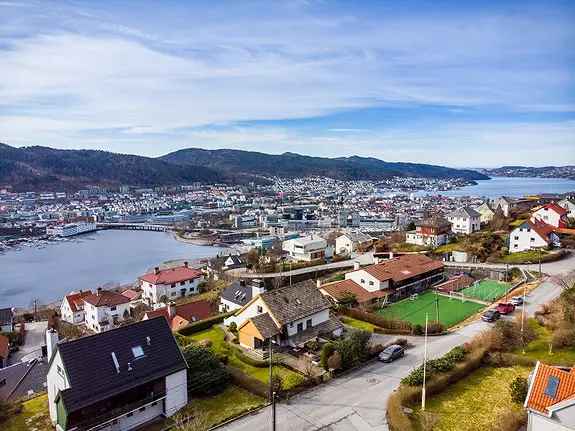 Staselig Villa i Starefossen med Utsikt