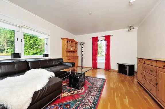 Ovrefuruset Moblert 3 roms leilighet Balkong Parkering
