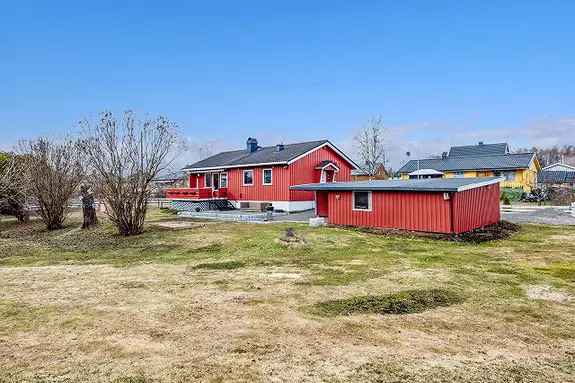 Ilseng Enebolig - Stor tomt - Nær skole og barnehage