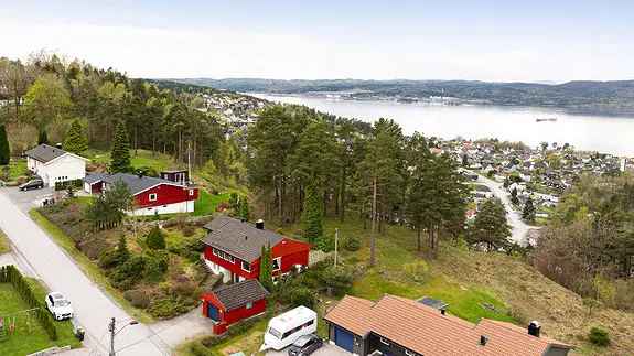 Enebolig Stridsklev - Familiebolig med flott tomt og fjordutsikt