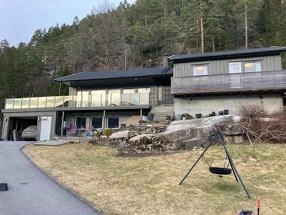 Familievennlig hus til leie med fjordutsikt