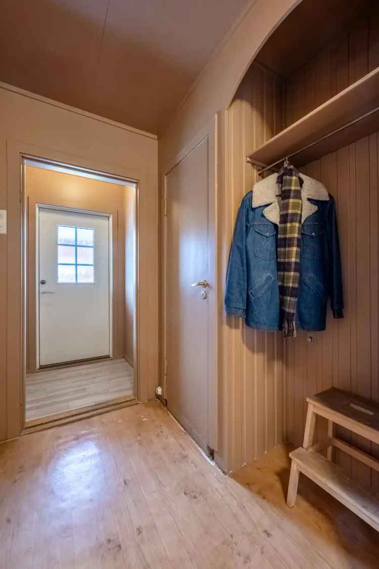 Enebolig med garasje nær sentrum