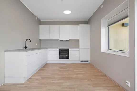 3-roms leilighet p
Husby

