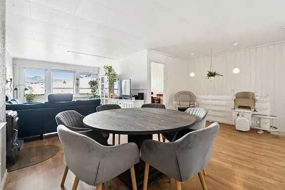 Baksalen Andelsleilighet 3 Soverom 2 UtePlasser