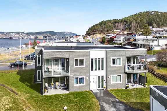 Sørlia 4-roms leilighet - Garasje 2 terrasser Vannbåren varme