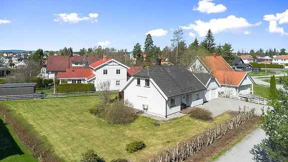 Enebolig Nordbymoen - Familievennlig med Dobbel Garasje
