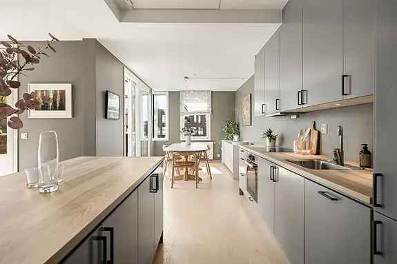 Stor og lekker 4-roms leilighet 2021 - Balkong 17,5 kvm - Takterrasse - Garasje