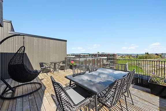 Enderekkehus 2023 Takterrasse Garasjeplass