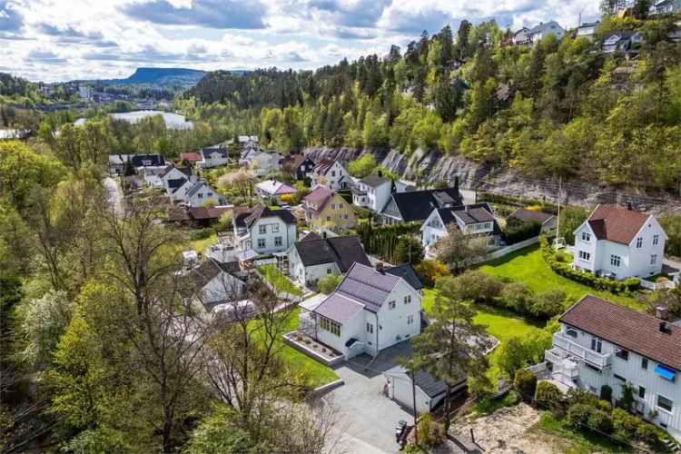 Enebolig Blommenholm - 3 Plan - Dobbelgarasje - Barnevennlig
