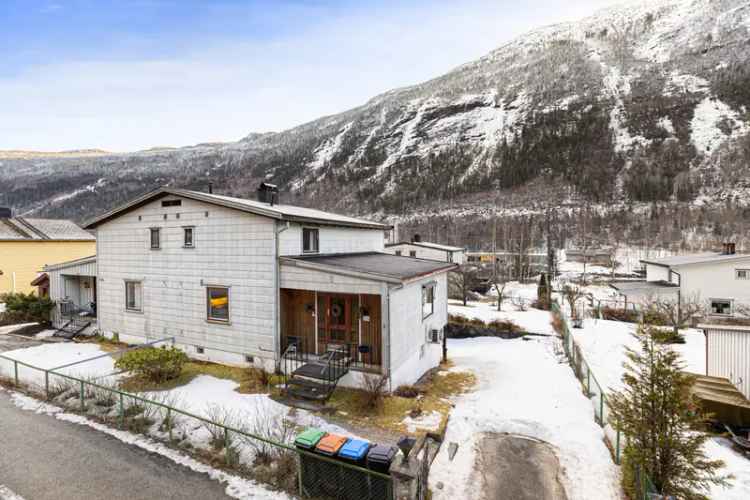 Rjukan Tomannsbolig - Garasje - Hage - Moderniseringsbehov