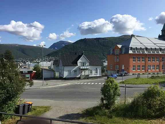 Stor 6-roms leilighet Tromsø sentrum 5 soverom parkering