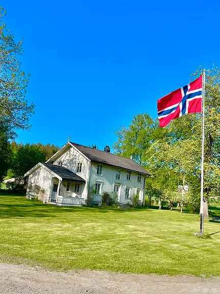 Hybel i Bø - Sommerhusutleie - Stallplass