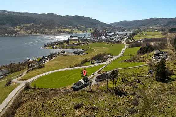Småbruk i Ølensvåg - Enebolig, Driftsbygning og Garasje