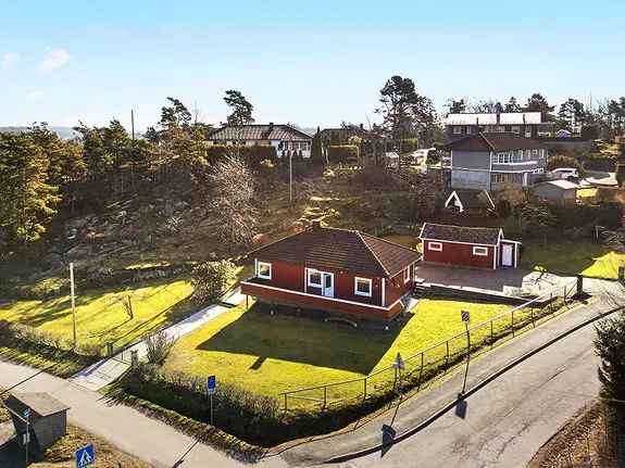 Enebolig 2 Soverom - Stor Tomt - Nær Skole