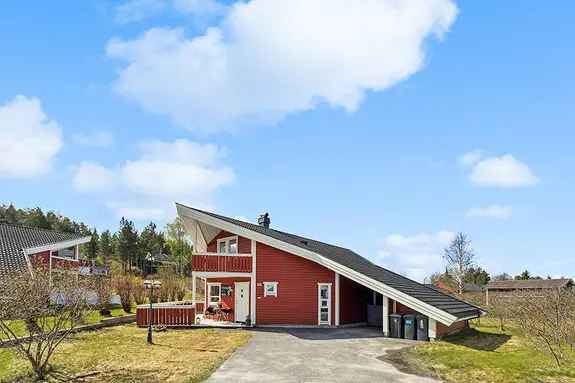 Lys Enebolig Kjerneby - Livsløpsstandard - Carport