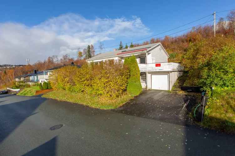Halsåsen Enebolig - Utsikt, Utleiedel & Garasje