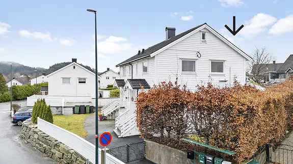Sørvendt tomannsbustad Florø - Garasje - Stort Bad - Solrikt