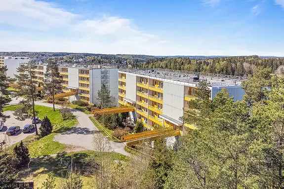 Stor og oppusset 2-roms leilighet med garasje