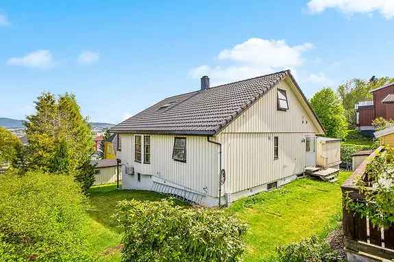 Enebolig med Utleie - Høy Leieinntekt