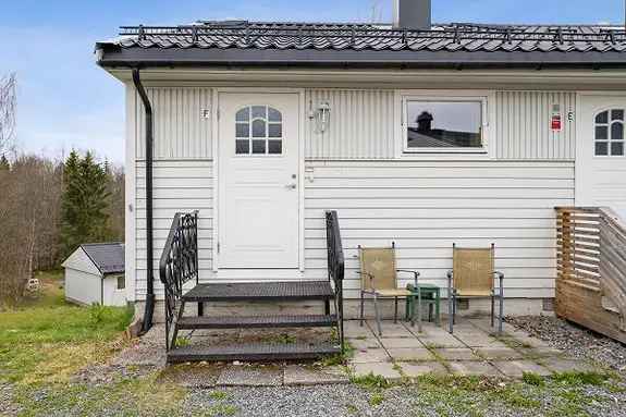 RAUFOSS Rekkehusleilighet - Terrasse Garasje Sentralt
